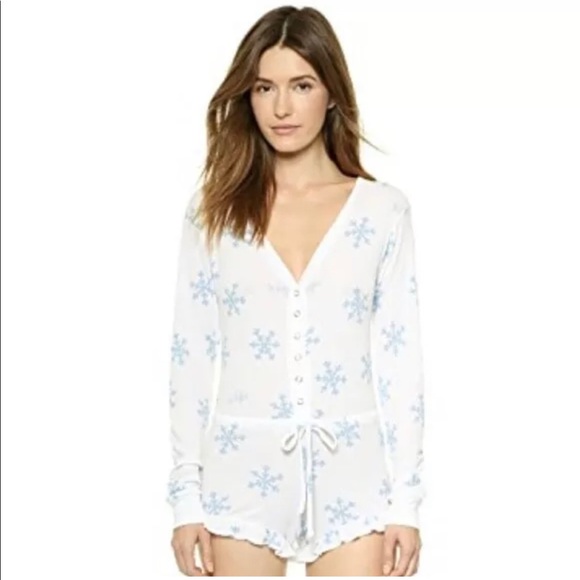 Wildfox Other - Wildfox Ye Rustic Snowflake Sleep Romper Size XS